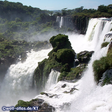Iguazú-Wasserfälle, Zusammenfluss von Iguaçu und Paraná an der Grenze zwischen Argentinien und Brasilien, UNESCO-Welterbe 