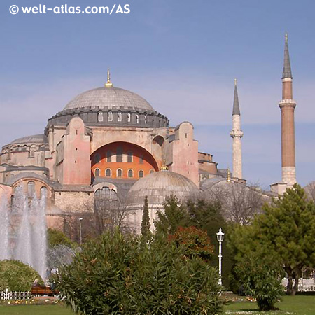 Die Hagia Sofia im Stadtteil Sultanahmet.