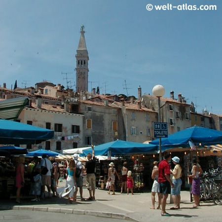 Markt, Marktstand, Urlaub, Kroatien, Istrien, Porec, Sommer, Kirchturm, Marktplatz