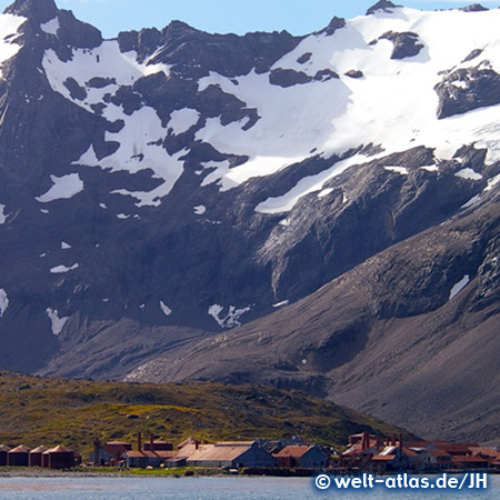 Rostende, verlassene Anlagen im Hafen von Grytviken, ehemalige Walfangstation in Südgeorgien