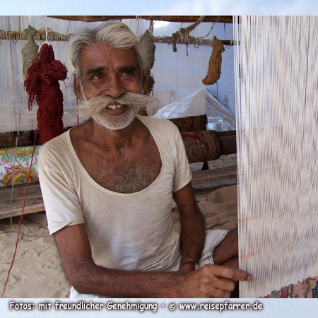 Jaipur Carpets, carpet weaver, IndiaFoto:© www.reisepfarrer.de