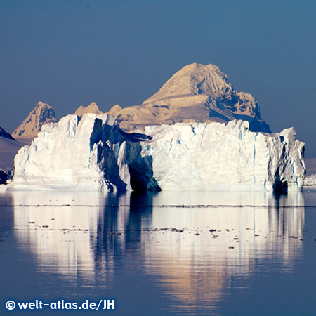 Sea ice and icebergs, South Polar Ocean