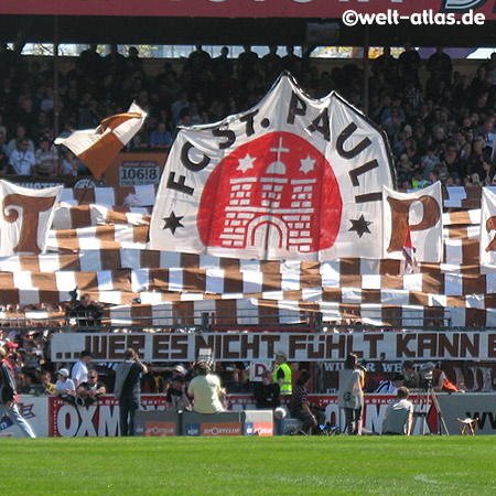 FC St. Pauli, Riesenbanner "wer es nicht fühlt, kann es nicht verstehen"