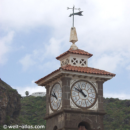 Turmuhr von San Juan Bautista im Ort San Juán de la Rambla, Teneriffa