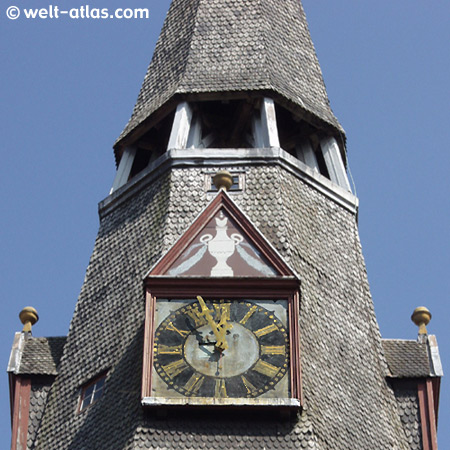 Turm und Uhr der Christkirche in Tønder 