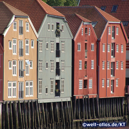 Historische Speicher in Trondheim am Nidelv