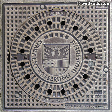 manhole cover in Hildesheim with Coat of Arms