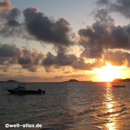 Sonnenuntergang, Grand Anse, Praslin