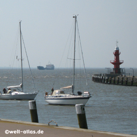 Yachts at Nord-Ostsee-Kanal, Kiel Canal, Brunsbüttel, canal between North Sea and Baltic Sea