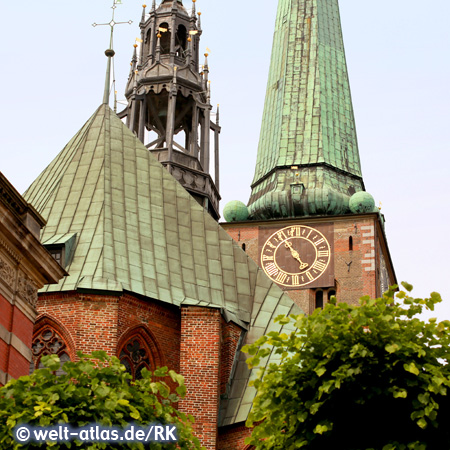 Turmuhr und Dachreiter, St. Jacobi in Lübeck