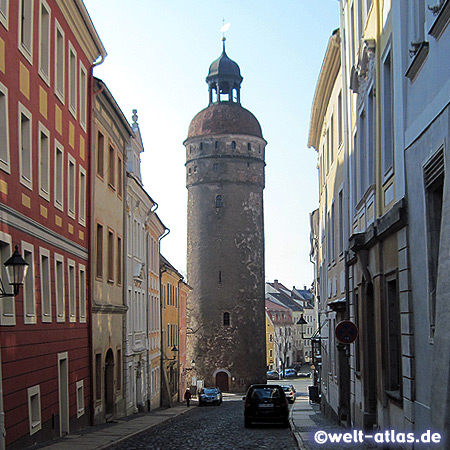 Der Nikolaiturm war ein Teil der Stadtbefestigung, Blick aus der Peterstraße, Görlitz