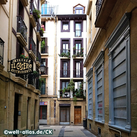 Alley in Donostia-San Sebastián 