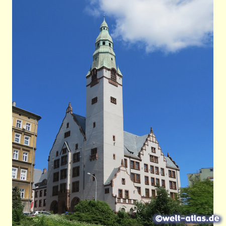 Pommersche Medizinische Universität Stettin in einem historischen Gebäude, ehemaliges Stadthaus mit hohem Jugendstilturm