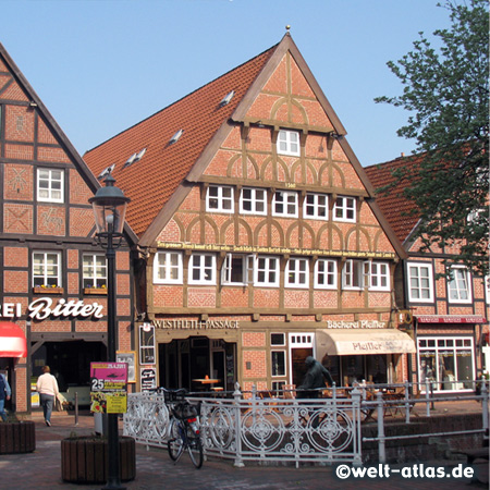 Historisches Stadtzentrum, Fachwerkhäuser in der Altstadt von Buxtehude 