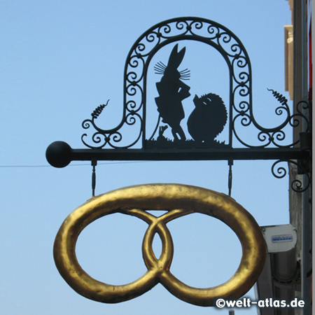 Schild an der Has' und Igel-Bäckerei in Buxtehude.Der Hase und der Igel ist ein volkstümlich überliefertes Märchen