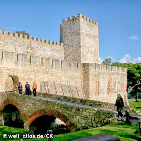 Eingang zum Castelo Sao Jorge, Lissabon, PortugalBurg mit vielen historischen Ruinen, ältestes gebäude der Stadt