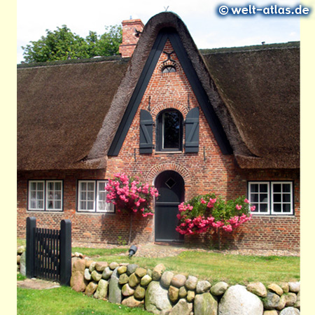 Old Frisian house of Keitum, the roof is straw-thatched