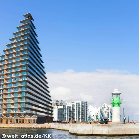 Neubau an der Hafeneinfahrt von Aarhus, Dänemark