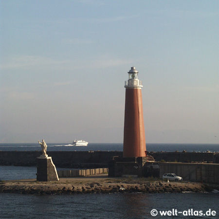 Leuchtturm, Molo di San Vincenzo, Hafen von Neapel, Position: 40°50'N  14°16'E