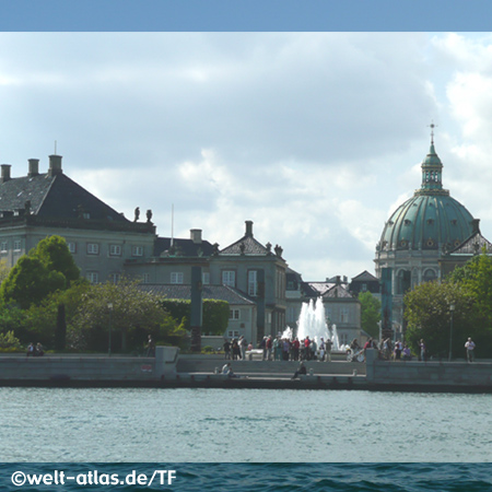 Schloss Amalienborg, Sitz der Königin, Momorkirche, Kopenhagen, Dänemark