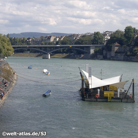Im Fluss - Kulturfloss auf dem Rhein, Sommer-Musikfestival in Basel