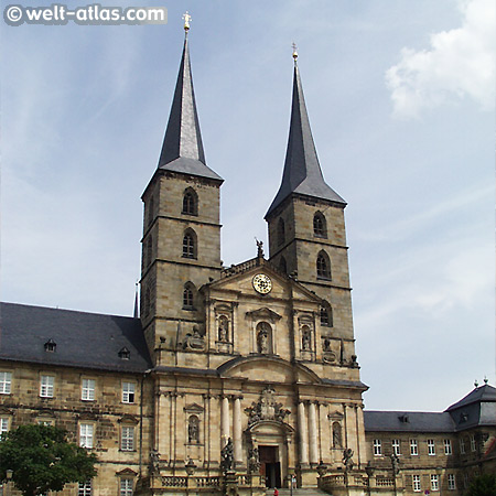 Bamberg, die barocke Kirchenfassade von St. Michael 