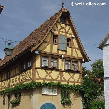 Rothenburg o. d.Tauber, Weinstube, Fachwerkhaus