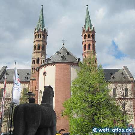 Der St. Kiliansdom zu Würzburg, Ostseite