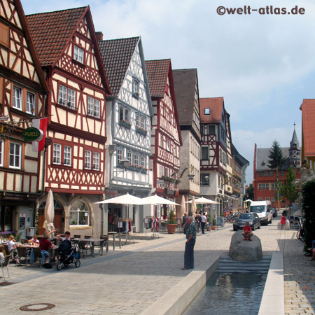 Straße in Ochsenfurt, Fachwerkhäuser, Mainfranken, Bayern, Deutschland