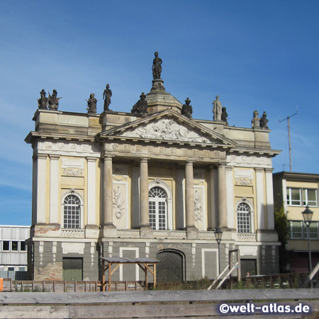 Portal facade of war-damaged Long Barn (Langer Stall), riding and drill hall of 1734 in Potsdam