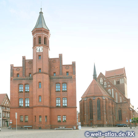 Rathaus und Kirche Perleberg, Brandenburg, DeutschlandEhemalige Hansestadt