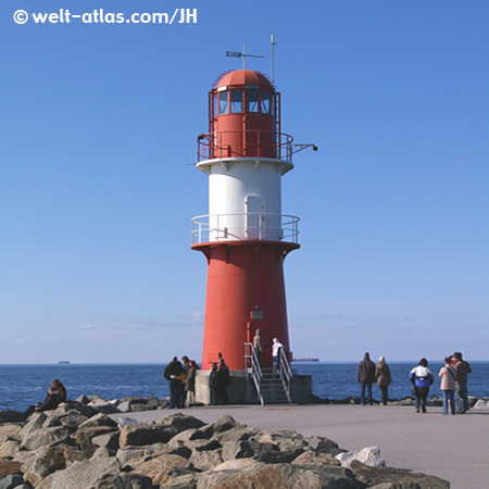 Lighthouse East Mole, Warnemünde, Mecklenburg-Vorpommern, GermanyPosition: 54° 11,2′ N, 12° 05,5′ E 