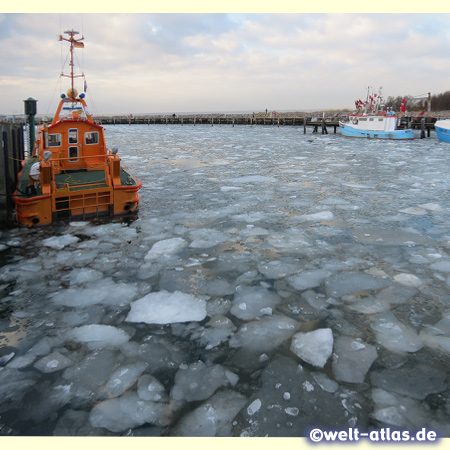 Winter im Hafen Timmendorf Strand auf der Insel Poel