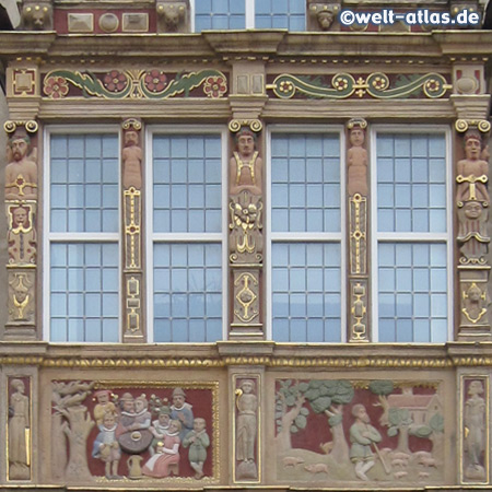 Die Steinmetzkunst am Renaissance-Erker des Tempelhauses in Hildesheim, Details