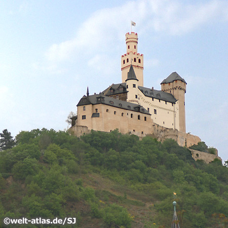 Burg Marksburg, Höhenburg am Rhein, mittelalterliche Wehranlage zwischen Bingen und Koblenz bei Braubach