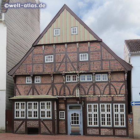 Das älteste Bürgerhaus der Stadt Rendsburg mit seiner schönen Fachwerkfassade, erbaut 1541 steht unter Denkmalschutz 