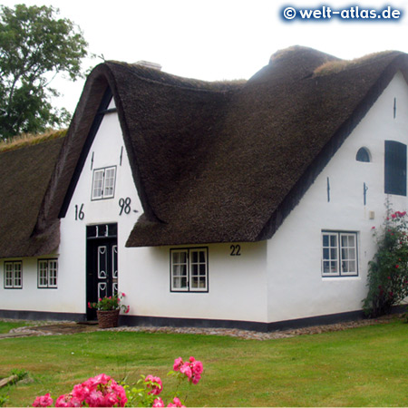 Old Frisian house of Keitum, the roof is straw-thatched