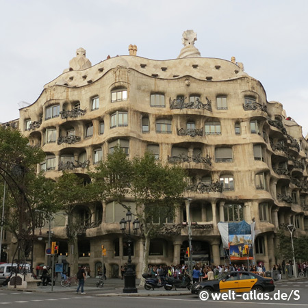 Fassade der Casa Mila, "La Pedrera", Barcelona