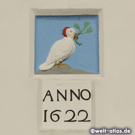 Die älteste Hausmarke in Friedrichstadt ist ein Taube mit Ölzweig, Anno 1622
