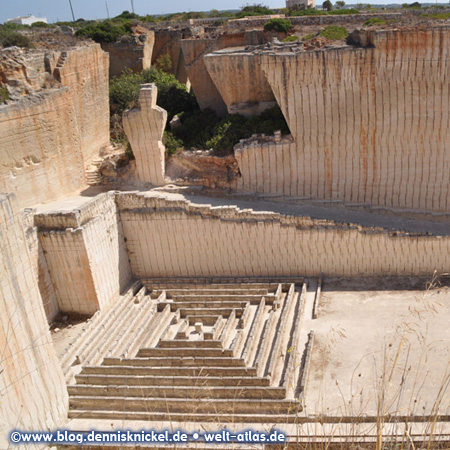 The former quarry Lithica near Ciutadella – Photo: www.blog.dennisknickel.dealso see http://tupamaros-film.de