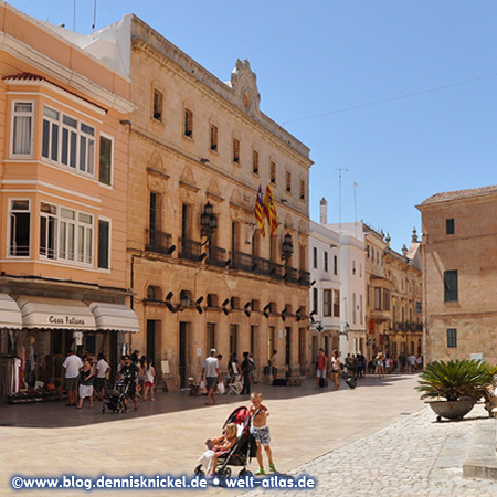 Carrer Major des Born next to the Cathedral of Minorca in Ciutadella – Photo: www.blog.dennisknickel.dealso see http://tupamaros-film.de