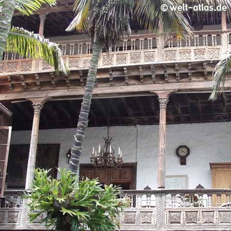 At the Casa de los Balcones in La Orotava on Tenerife you will find a museum, traditional crafts and the whole building complex is an example of the remarkable architecture