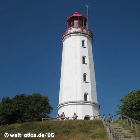 Der Leuchtturm Dornbusch auf der Insel Hiddensee: Position: 54° 35′ 57″ N, 13° 7′ 10″ O