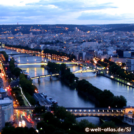 Lichter von Paris, bei Nacht an der Seine