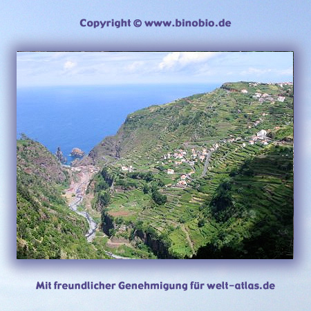 Der Ort und das Tal Ribeira da Janela – Urlaubsbericht: Wandern auf Madeira von Hans van Gelderen unter:http://madeira.binobio.de/madeira.htm