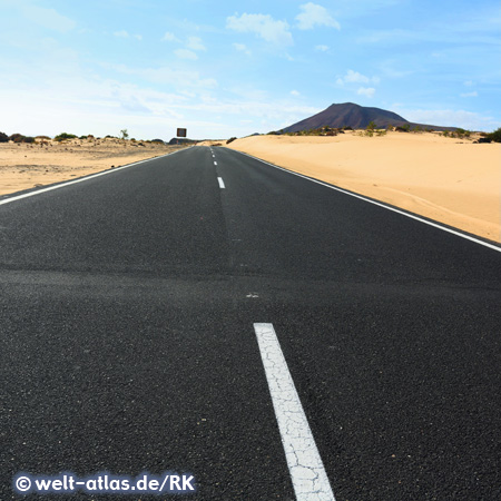Road  near the Corralejo dunes