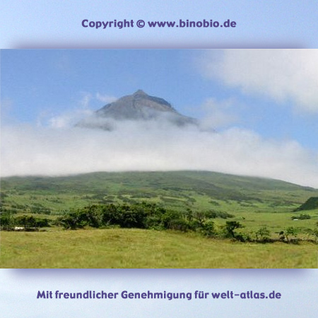 Der Vulkan Ponta do Pico auf der Azoreninsel Pico, Höhe 2351 m, höchster Berg Portugals. Urlaubsbericht: Wandern auf den Azoren von Hans van Gelderen unter:http://azoren.binobio.de/acores.htm