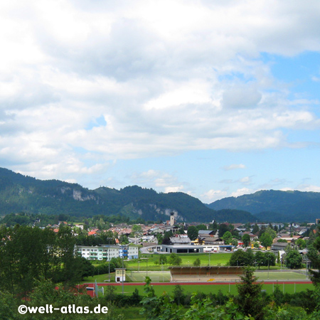 Reutte in Tirol am Lech, wird auch das Tor zu Tirol genannt und liegt an der der Grenze zum Allgäu