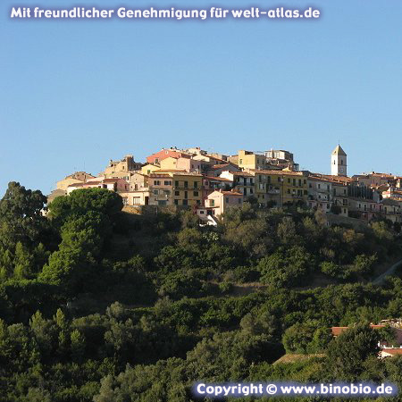 Der kleine Ort Capoliveri auf dem Monte Calamita, "Magnetberg" mit historischer Altstadt -Urlaubsbericht: Wandern in der Toskana von Hans van Gelderen unter:http://elba.binobio.de/elba.htm