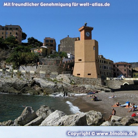 La Torre ottagonale, der achteckige Turm am Hafen in Rio Marina, Elba –Urlaubsbericht: Wandern in der Toskana von Hans van Gelderen unter:http://elba.binobio.de/elba.htm